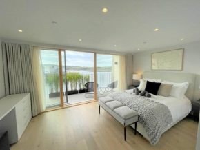 Luxury Waterfront 3 Bedroom/3 Bathroom Townhouse